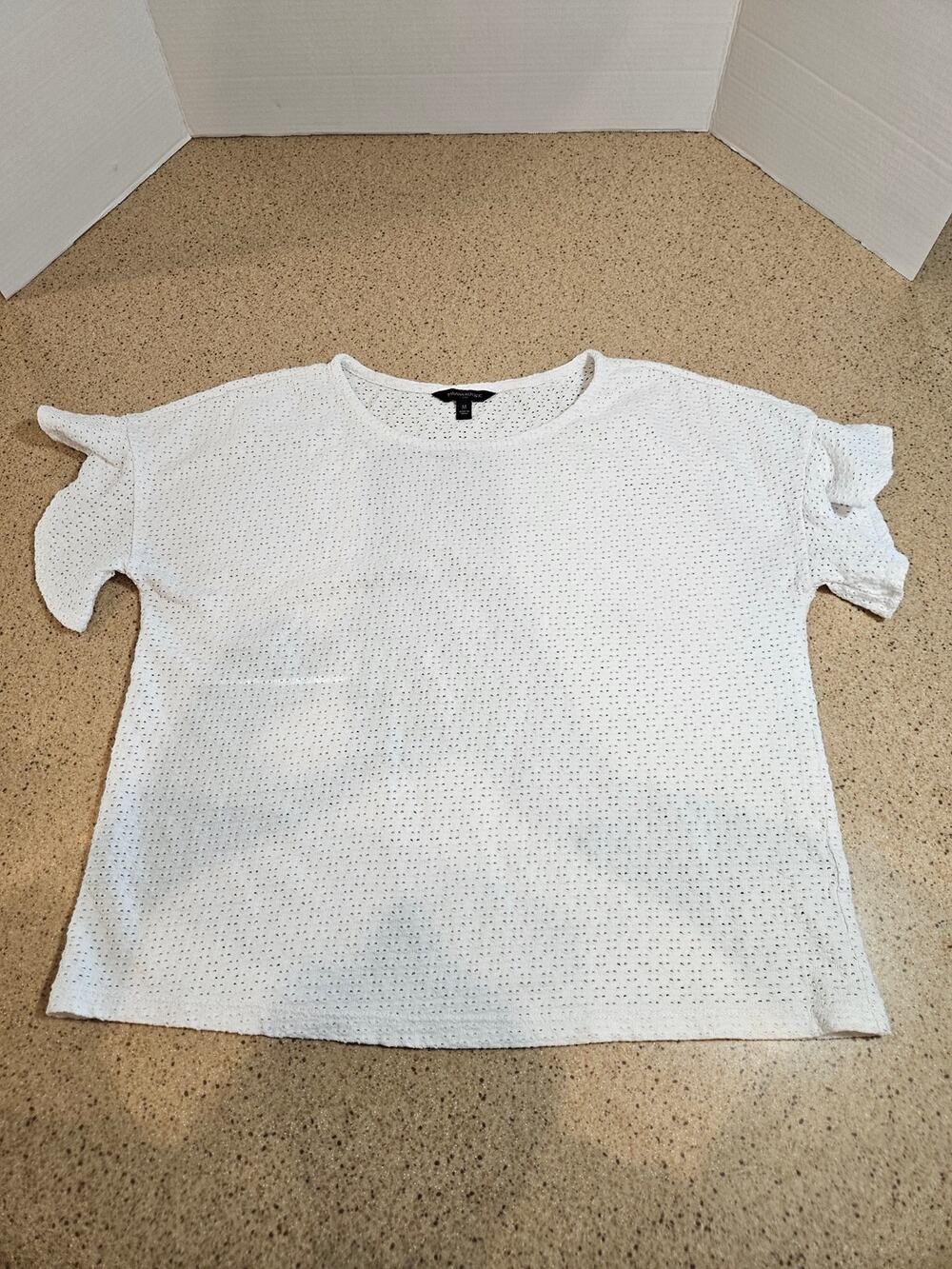 Banana Republic White Knit Eyelet Flutter Sleeve Top Shirt Crew Neck Blouse M